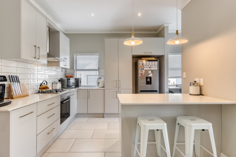 3 Bedroom Property for Sale in Aan de Wijnlanden Western Cape